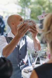 Andreas Fließgarten beim Kartentrick